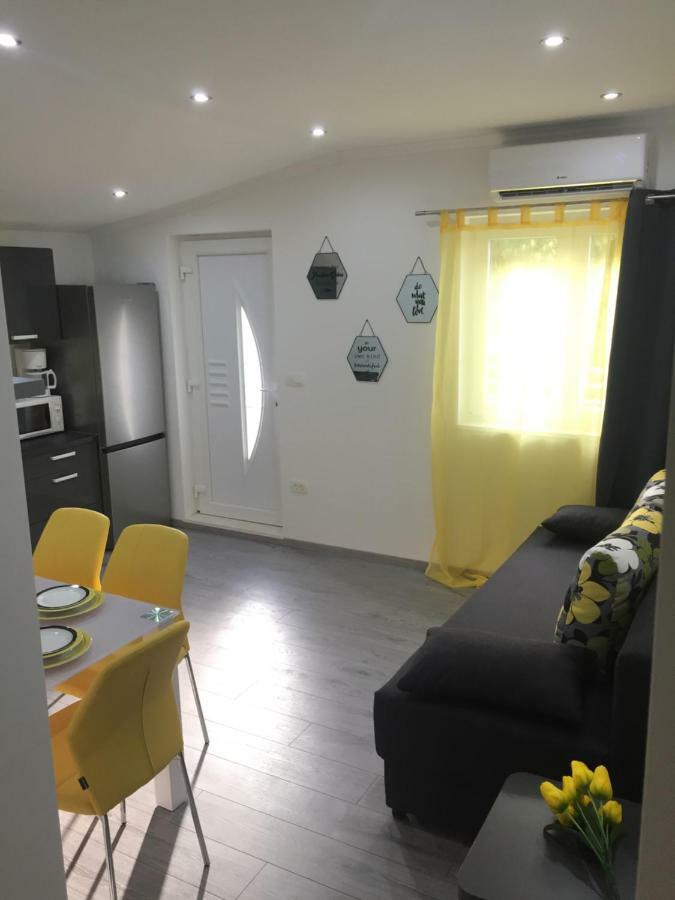 Sunflower Apartment